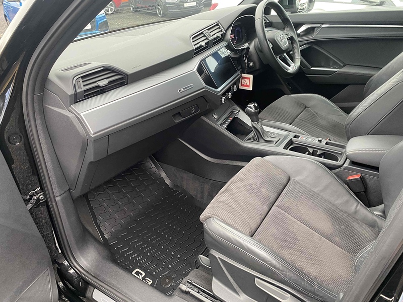 Audi Q3 TDI S line - U4092