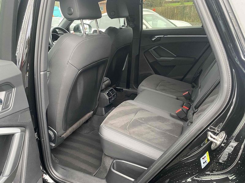 Audi Q3 TDI S line - U4092