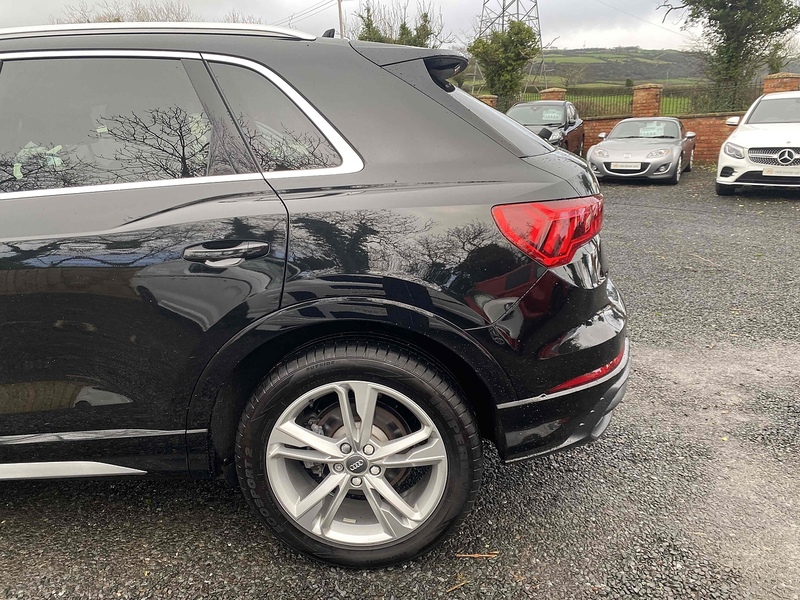 Audi Q3 TDI S line - U4092