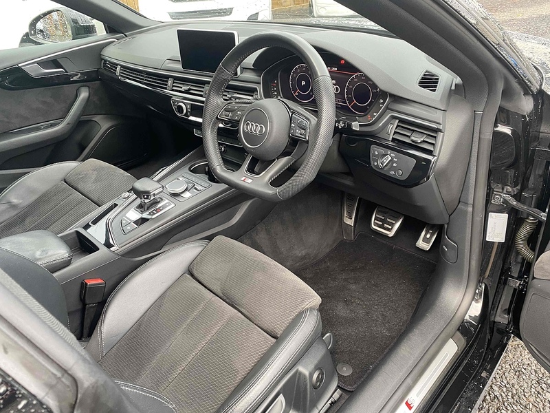 Audi A5 TFSI Black Edition - U4105