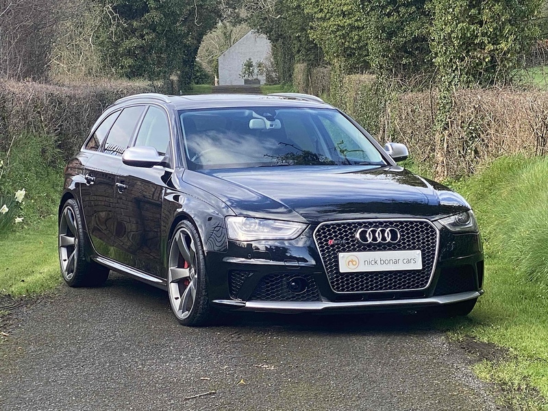 Audi RS4 Avant FSI V8 - U4118