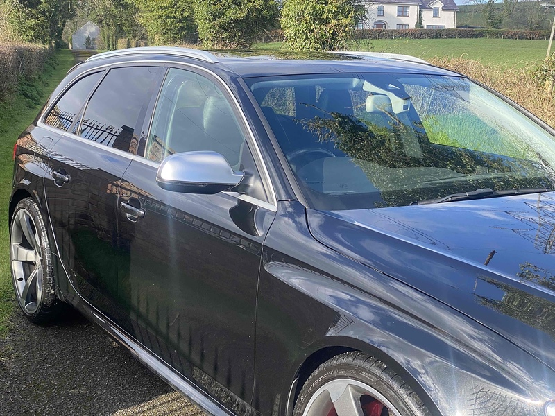 Audi RS4 Avant FSI V8 - U4118