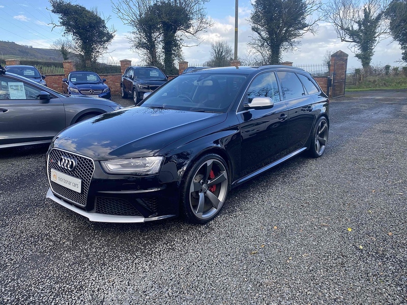 Audi RS4 Avant FSI V8 - U4118