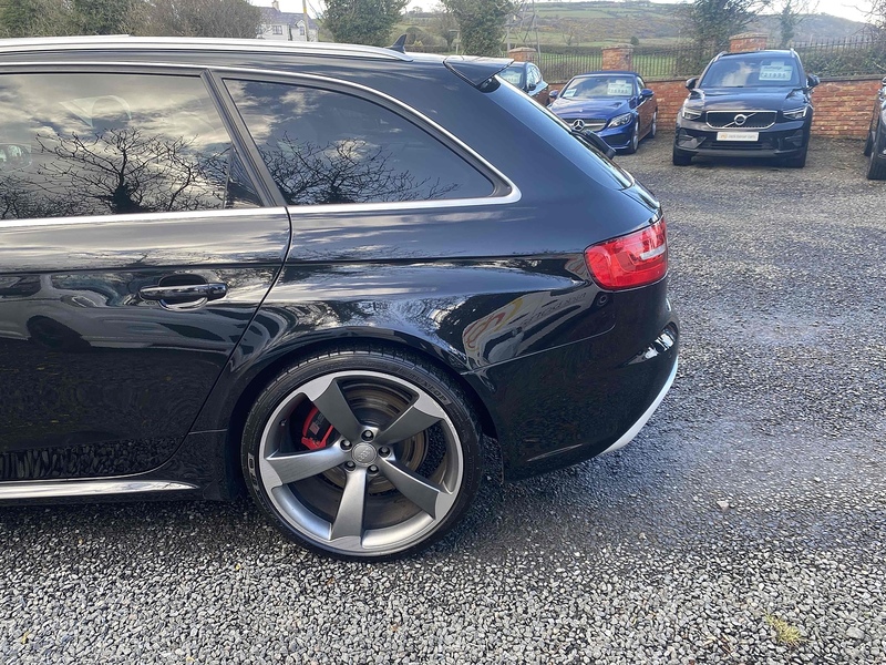 Audi RS4 Avant FSI V8 - U4118