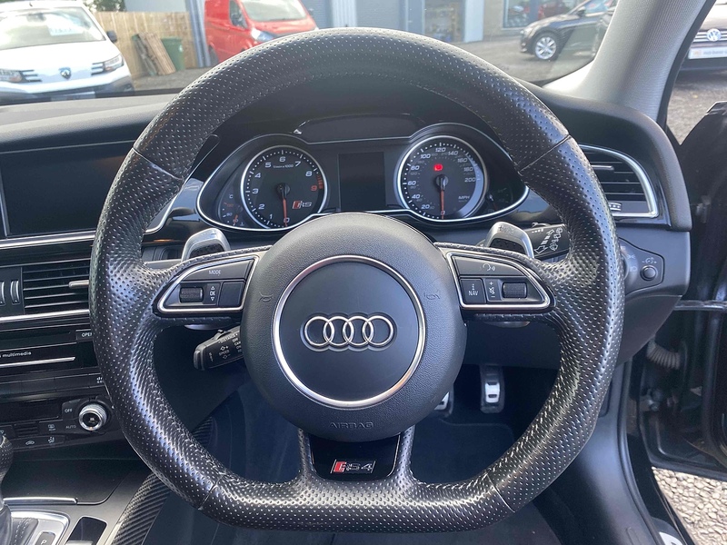 Audi RS4 Avant FSI V8 - U4118