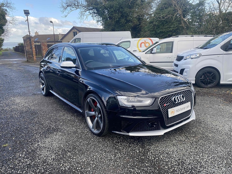 Audi RS4 Avant FSI V8 - U4118