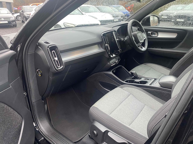 Volvo XC40 B3 MHEV Core - U4126