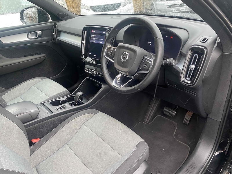 Volvo XC40 B3 MHEV Core - U4126