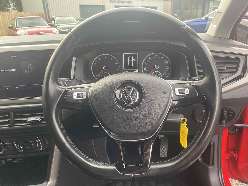 Volkswagen Polo TSI SE - U4145