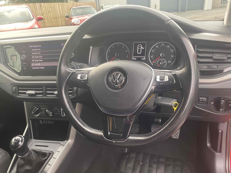 Volkswagen Polo TSI SE - U4145