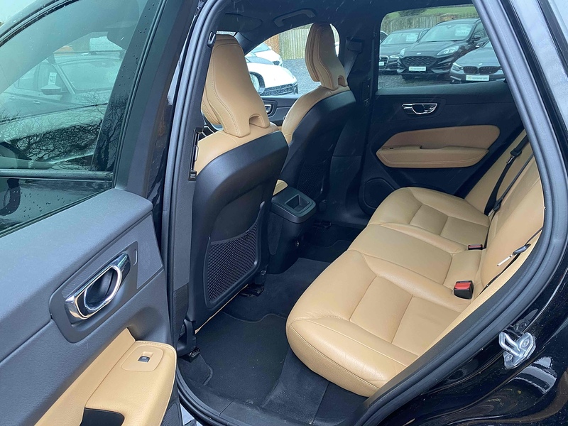 Volvo XC60 T5 Momentum - U4160