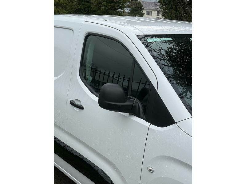 Peugeot Partner BlueHDi 1000 Professional - U4162