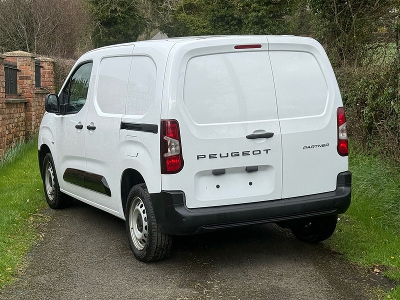 Peugeot Partner BlueHDi 1000 Professional - U4162