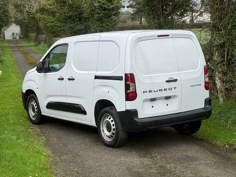 Peugeot Partner BlueHDi 1000 Professional - U4162
