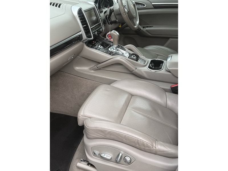 Porsche Cayenne TD V8 S - U4191