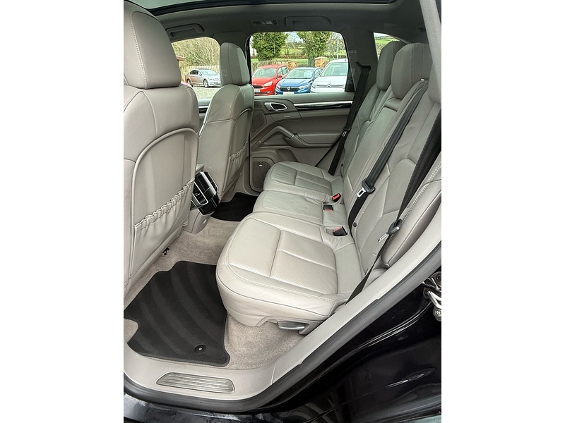 Porsche Cayenne TD V8 S - U4191