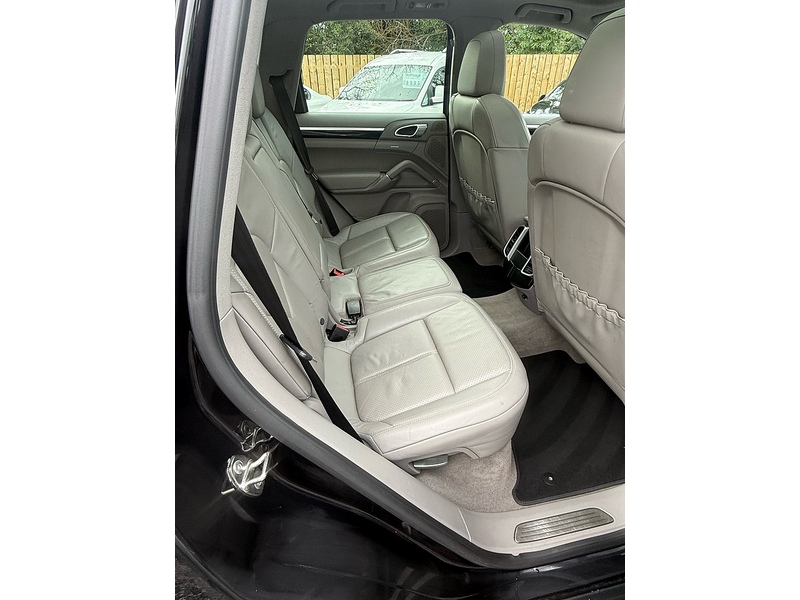 Porsche Cayenne TD V8 S - U4191