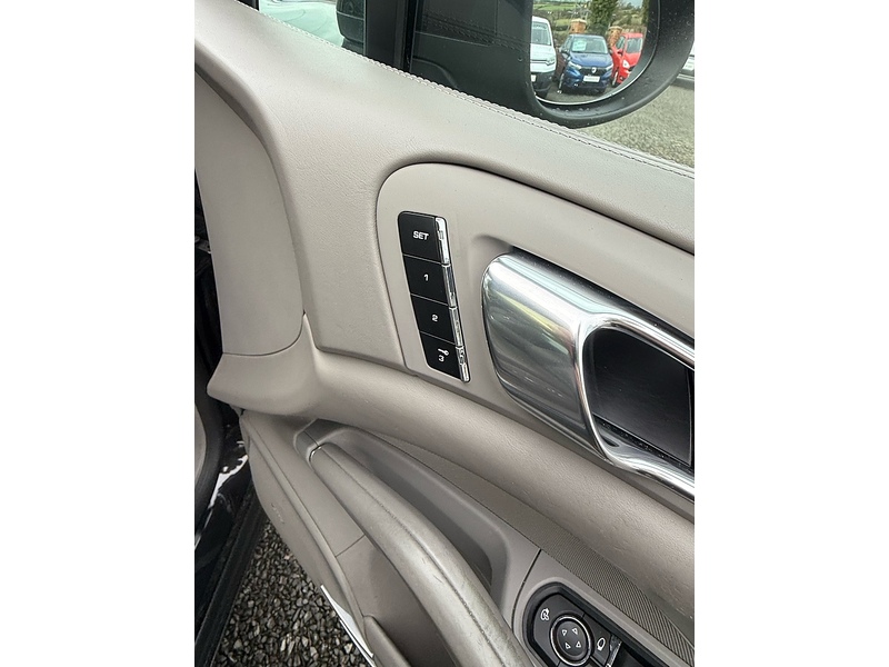Porsche Cayenne TD V8 S - U4191