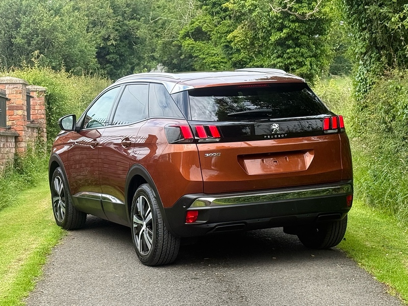Peugeot 3008 PureTech Allure - U4226
