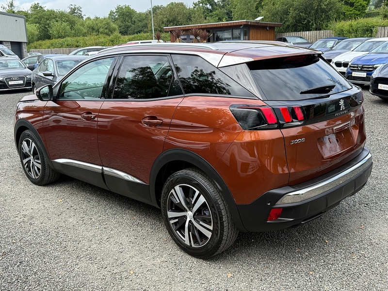 Peugeot 3008 PureTech Allure - U4226