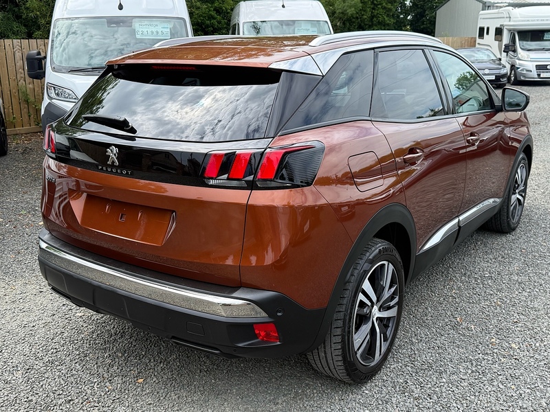 Peugeot 3008 PureTech Allure - U4226