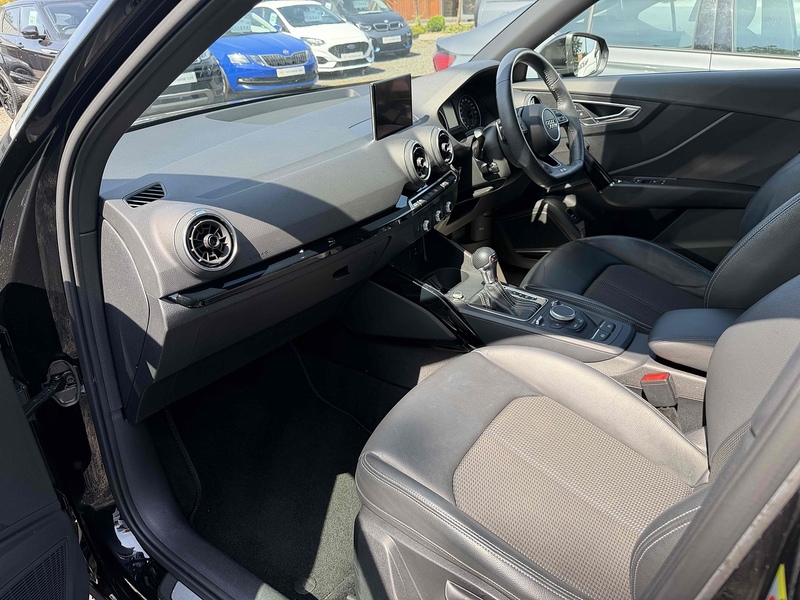 Audi Q2 TFSI Black Edition - U4229
