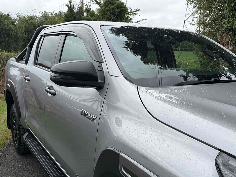 Toyota Hilux D-4D Invincible X - U4233