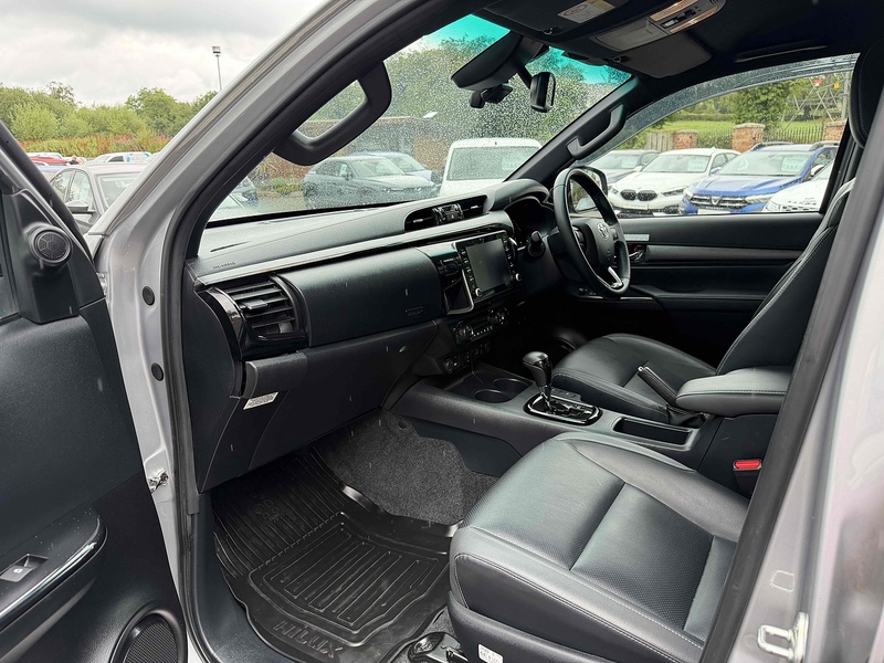 Toyota Hilux D-4D Invincible X - U4233
