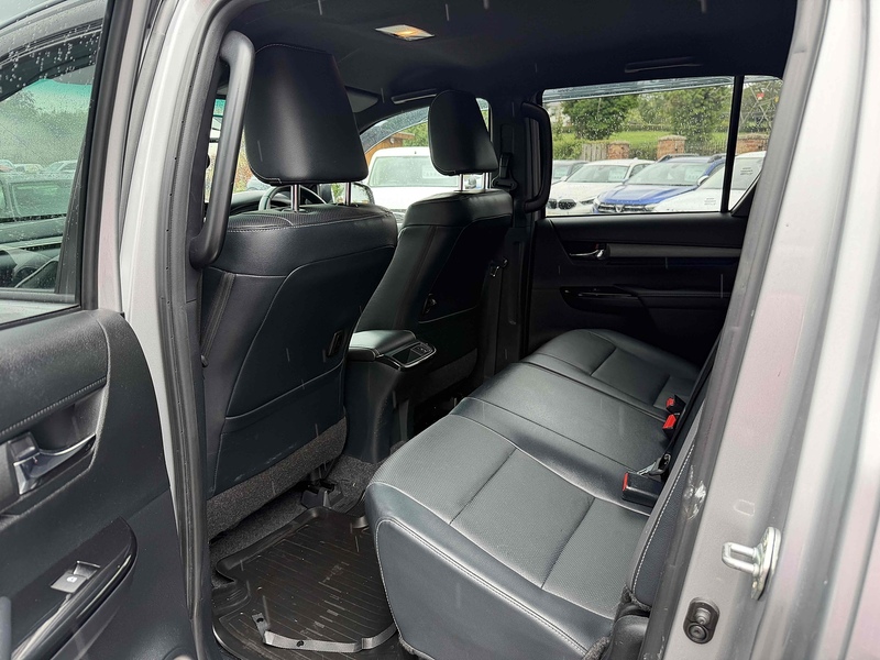 Toyota Hilux D-4D Invincible X - U4233