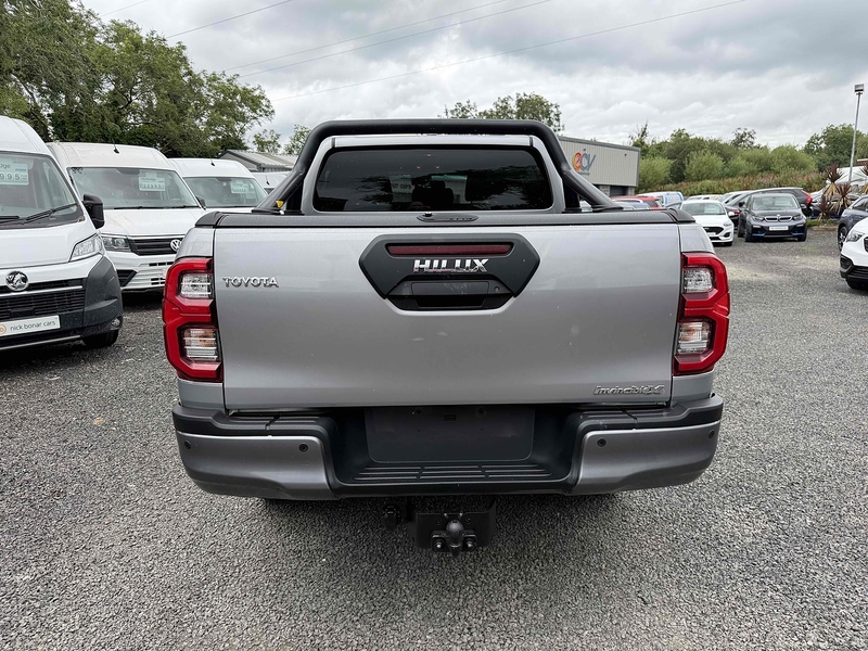 Toyota Hilux D-4D Invincible X - U4233