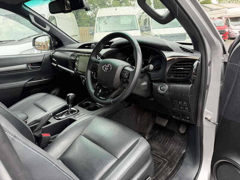 Toyota Hilux D-4D Invincible X - U4233