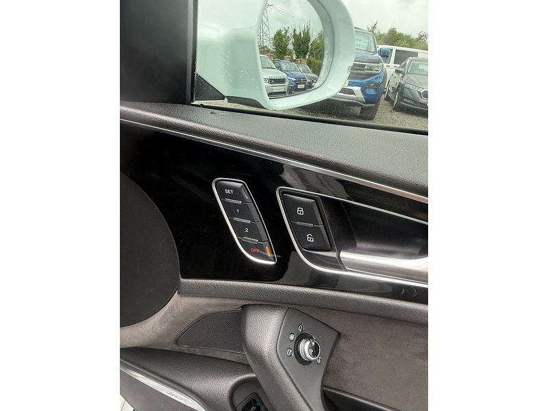 Audi A6 Saloon TDI Black Edition - U4239