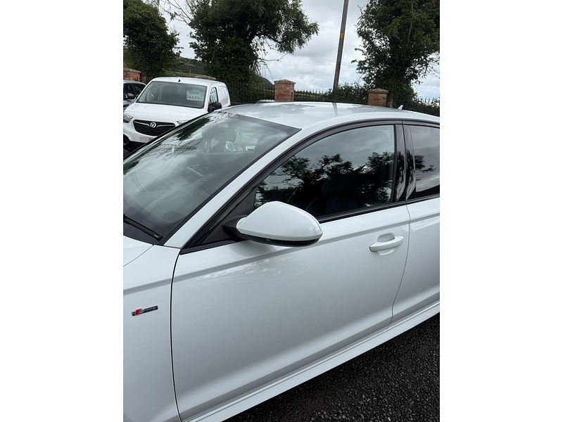 Audi A6 Saloon TDI Black Edition - U4239