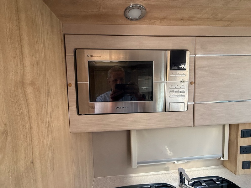 Peugeot Elddis Evolution 125 2 Berth Evolution 125 2 Berth - U4242