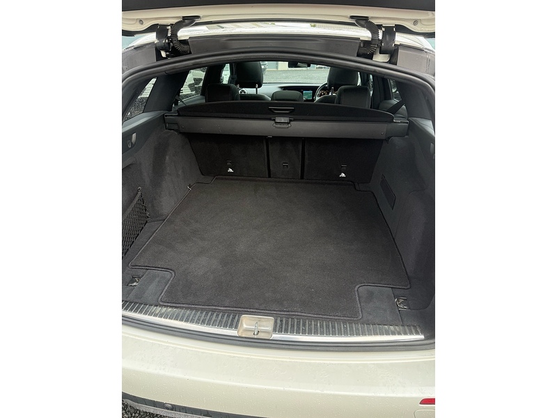 Mercedes-Benz E Class E220d AMG Line - U4243
