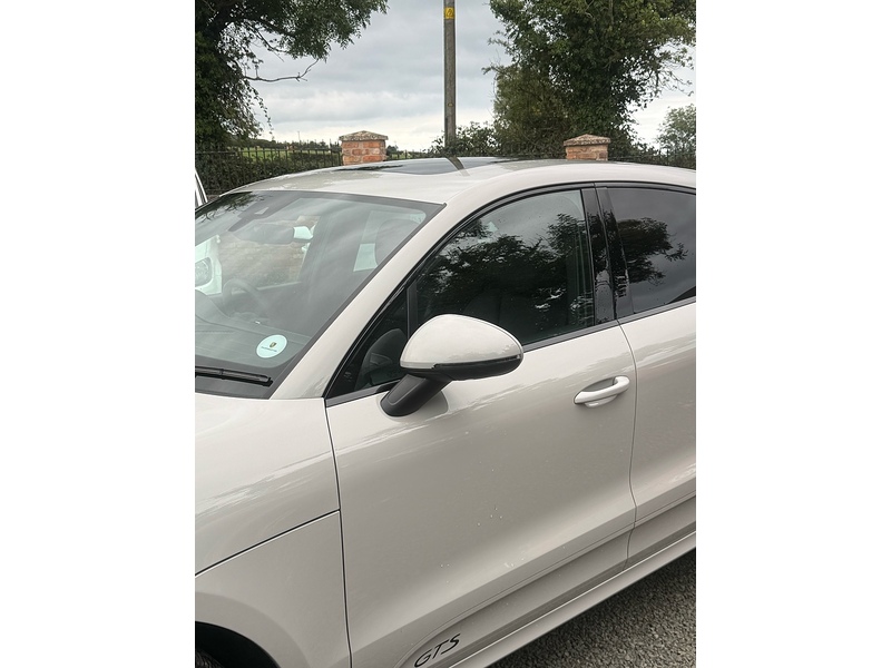 Porsche Macan T V6 GTS - U4252