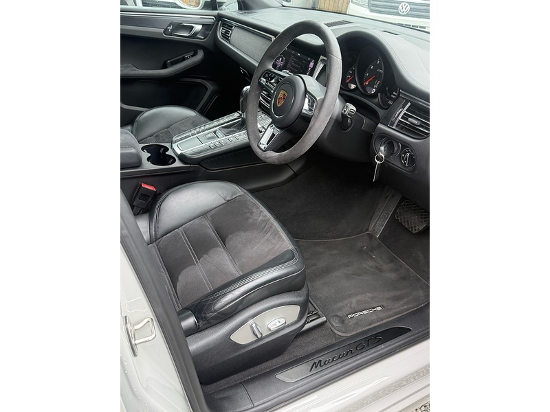 Porsche Macan T V6 GTS - U4252