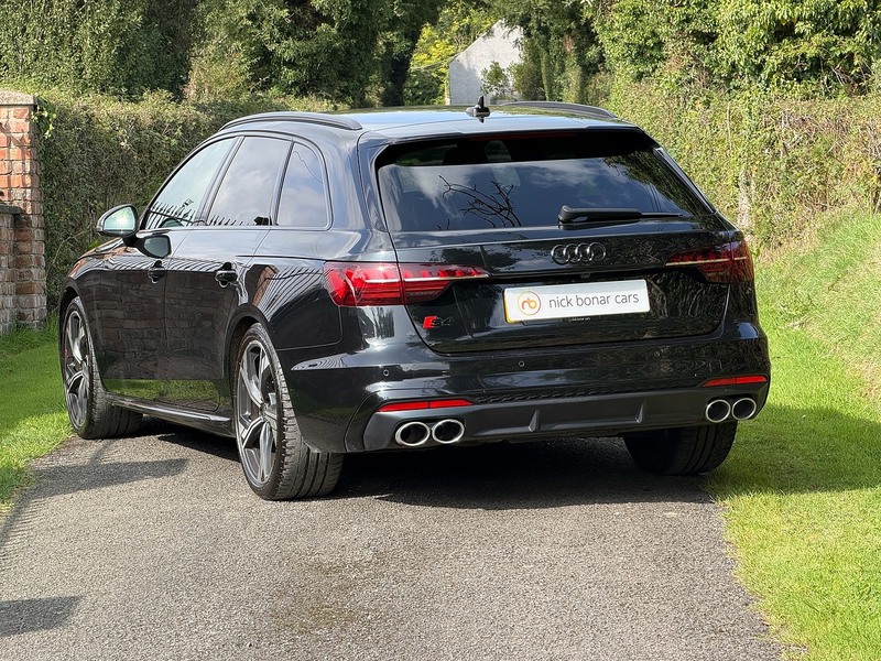 Audi S4 Avant TDI V6 Black Edition - U4254