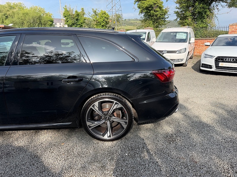 Audi S4 Avant TDI V6 Black Edition - U4254