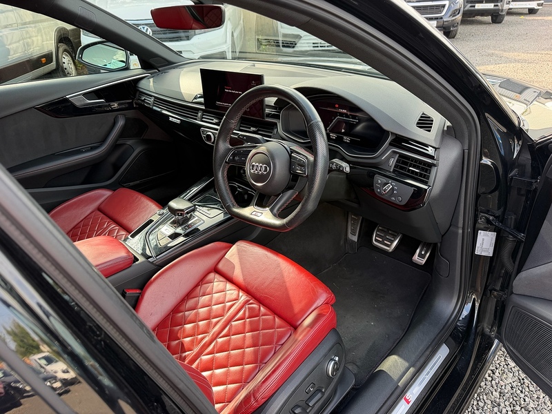 Audi S4 Avant TDI V6 Black Edition - U4254