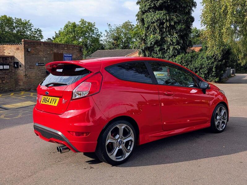 Ford 1.6T EcoBoost ST-1 Hatchback 3dr Petrol Manual Euro 5 (182 ps)