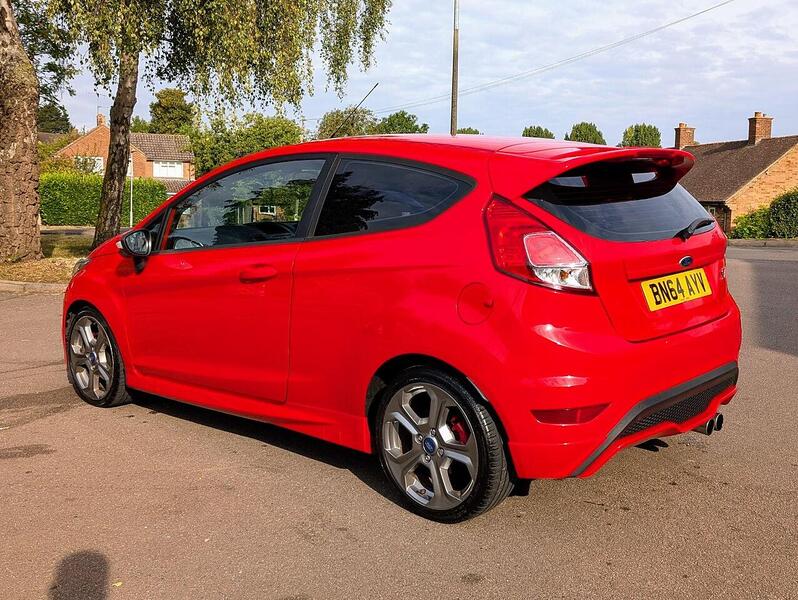 Ford 1.6T EcoBoost ST-1 Hatchback 3dr Petrol Manual Euro 5 (182 ps)