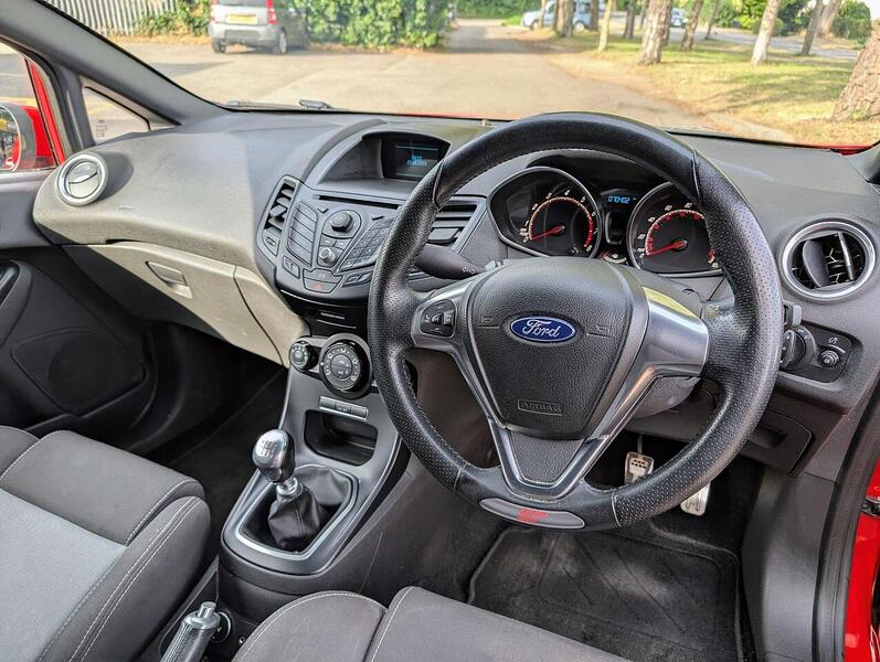 Ford 1.6T EcoBoost ST-1 Hatchback 3dr Petrol Manual Euro 5 (182 ps)
