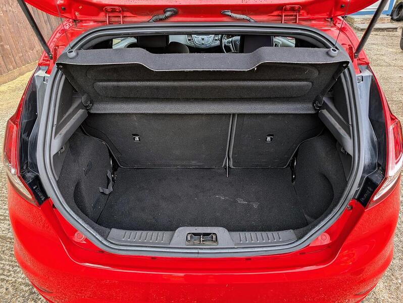 Ford 1.6T EcoBoost ST-1 Hatchback 3dr Petrol Manual Euro 5 (182 ps)