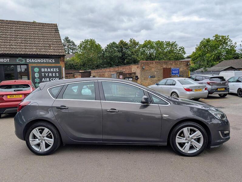 Vauxhall 1.4T 16v SRi Hatchback 5dr Petrol Manual Euro 5 (140 ps)
