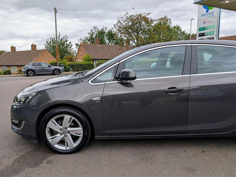 Vauxhall 1.4T 16v SRi Hatchback 5dr Petrol Manual Euro 5 (140 ps)