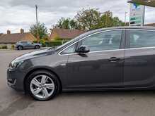 Vauxhall Astra 1.4T 16v SRi 5dr Petrol Manual