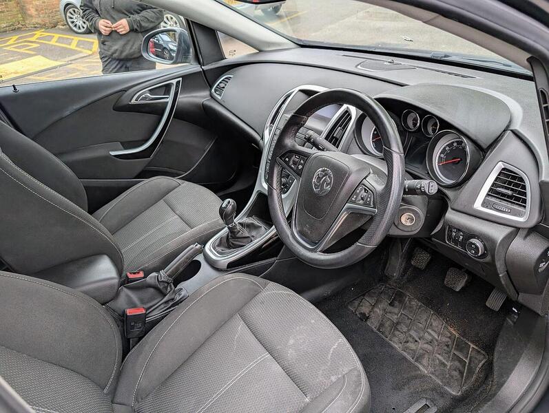 Vauxhall 1.4T 16v SRi Hatchback 5dr Petrol Manual Euro 5 (140 ps)