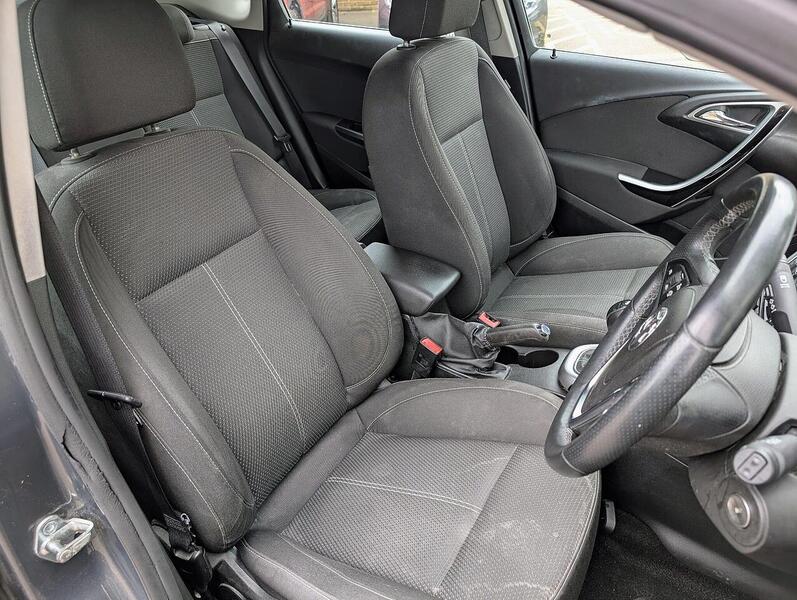 Vauxhall 1.4T 16v SRi Hatchback 5dr Petrol Manual Euro 5 (140 ps)