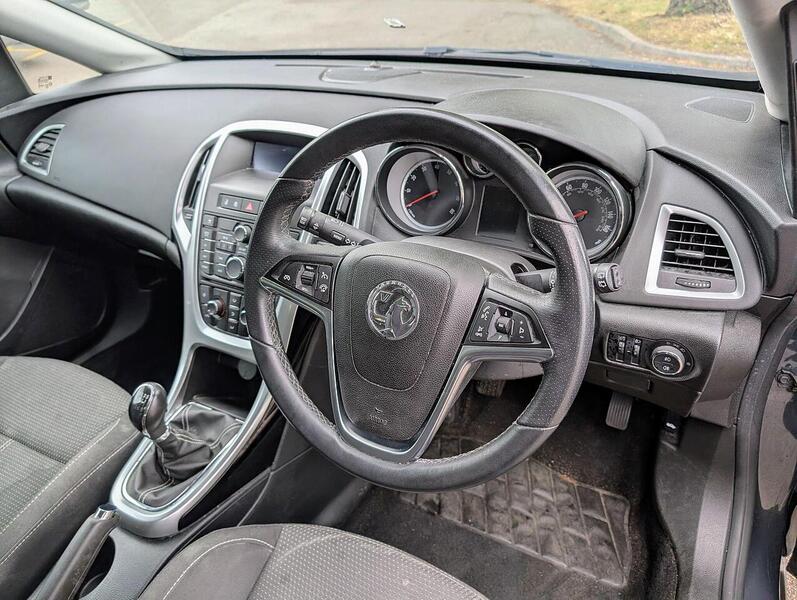 Vauxhall 1.4T 16v SRi Hatchback 5dr Petrol Manual Euro 5 (140 ps)